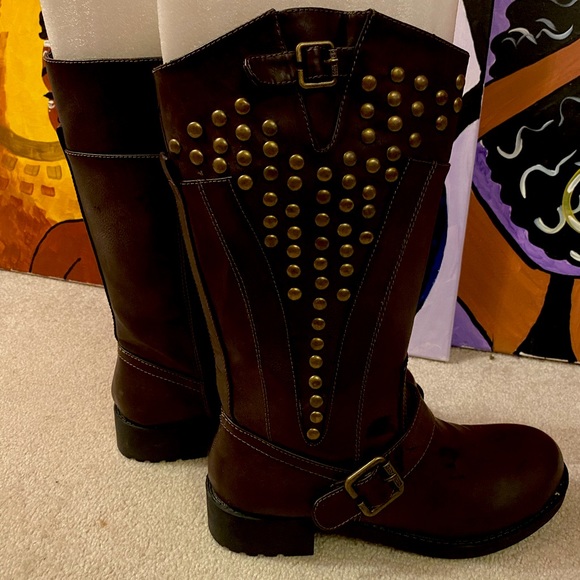 👢Gorgeous Studded Guess Boots👢 - Picture 2 of 5